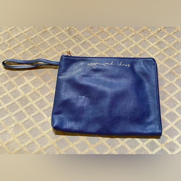 🔥Lauren Conrad Organized Chaos Pouch Wristlet🔥 NWOT - Picture 1 of 8